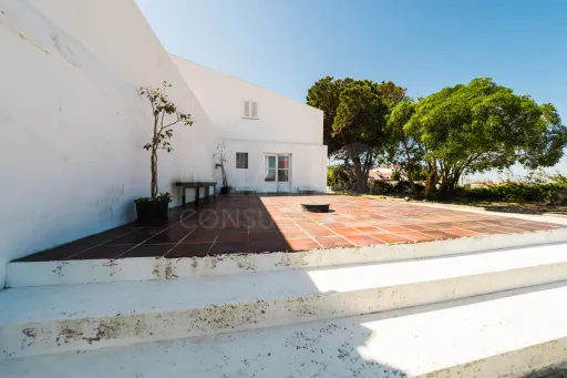 Imóvel com Vista Mar e Elevado Potencial Turístico a Minutos das Praias de Peniche