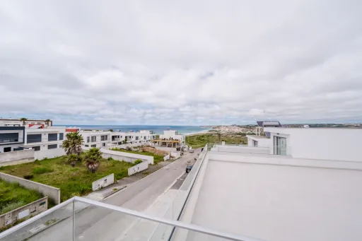 Moradia T3 Nova C/ Vista Mar, Piscina e Garagem, Areia Branca, Lourinhã