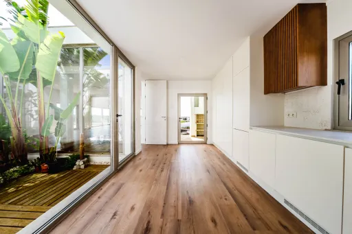 Moradia Contemporânea de Luxo com Vista Barragem, Piscina e 3.000m² Urbanos | Peniche