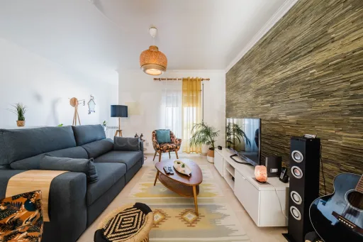 Moradia T4 c/ Logradouro, Garagem e Vista Mar!