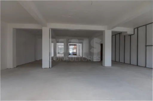 Loja para Transformação em Apartamento T3+1