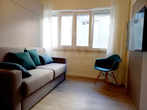 Studio with private terrace - Avenidas Novas.