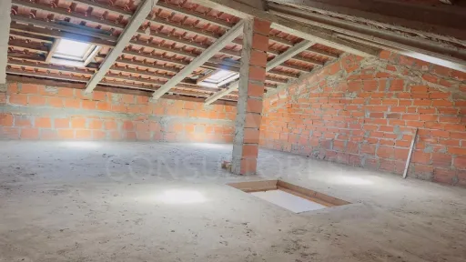 Moradia T5+1 Remodelada com Garagem, Anexo e Vista Panorâmica sobre o Campo -  Merendeiro - Lourinhã