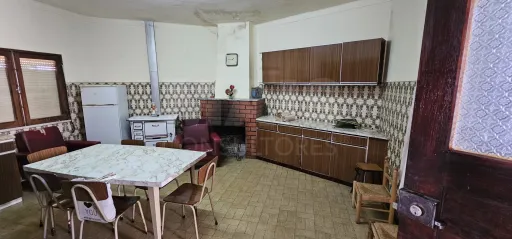 Moradia 2 Pisos centro Peroviseu c/ Terreno 500m2 e Garagem