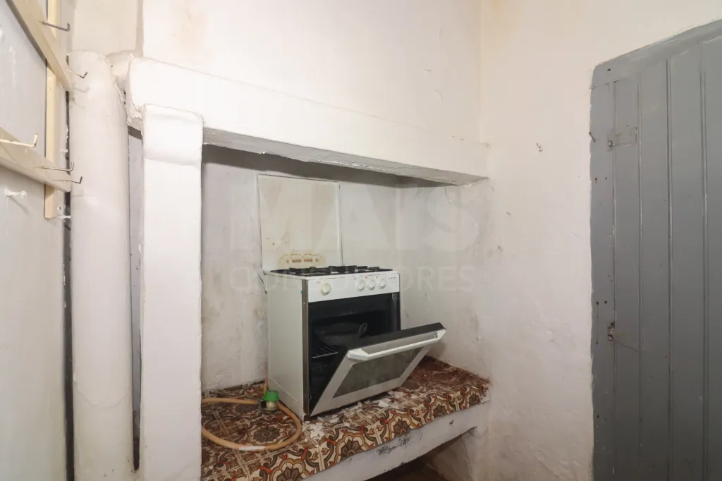 Moradia T3 com Potencial Comercial e Habitacional – Reabilitação em Pocariça / Alenquer