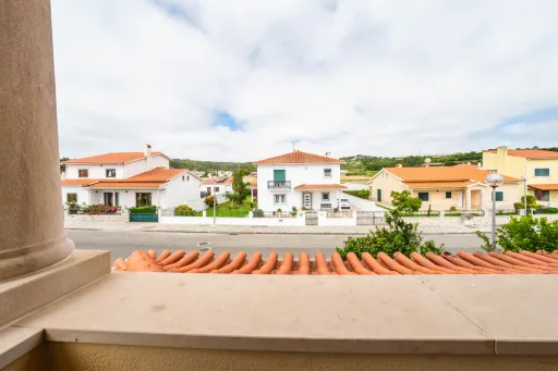 Moradia T4 em Olho Marinho | 260m² | Lote 734m²