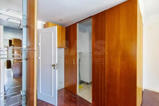 T4 Lumiar – Espaçoso Apartamento Próximo da Estação de Metro