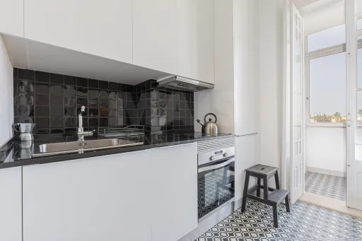 T6 com 130m2 Vista Rio à Rua da Junqueira - Belém