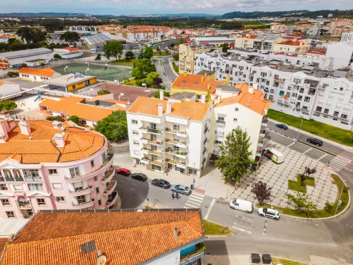Apartamento T2, com elevador e estacionamento - Caldas da Rainha