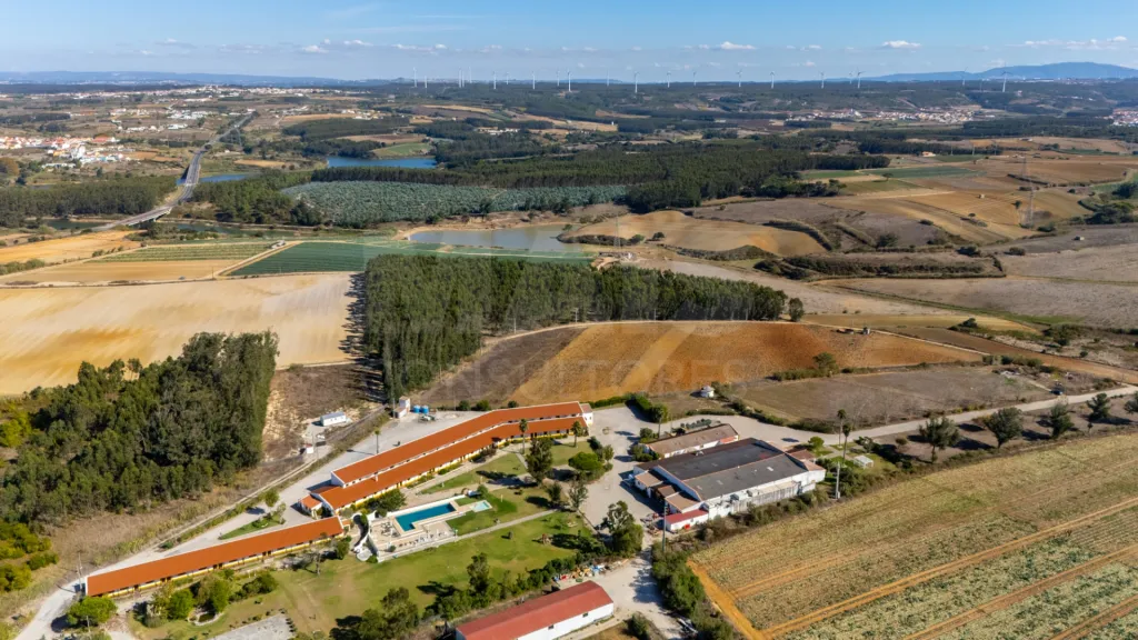 Parcela de terreno rústico de 2.350m2 em Atouguia da Baleia
