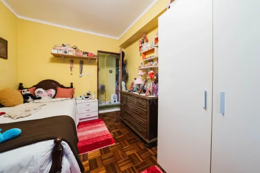 Spacious 3-Bedroom Apartment in Downtown Lourinhã with a Balcony and Terraces