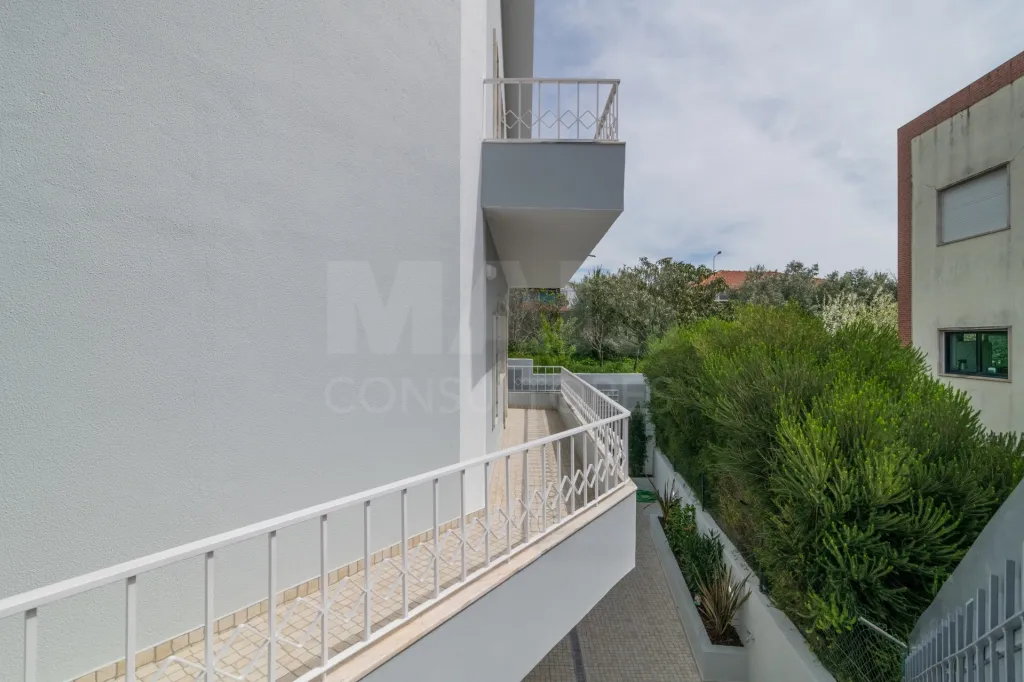 Moradia Isolada T4 Renovada — Abuxarda / Alvide, Cascais