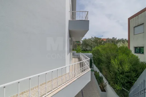 Moradia Isolada T4 Renovada — Abuxarda / Alvide, Cascais