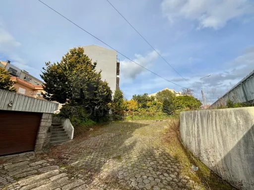 Lote urbano tipologia mista para predio