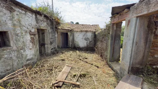 Terreno de 1135m2 com Ruína| Agrela | Santo Tirso