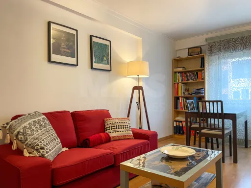 1-Bedroom Apartment with Balcony | Move-In Ready | 2 Elevators | Pendão, Queluz
