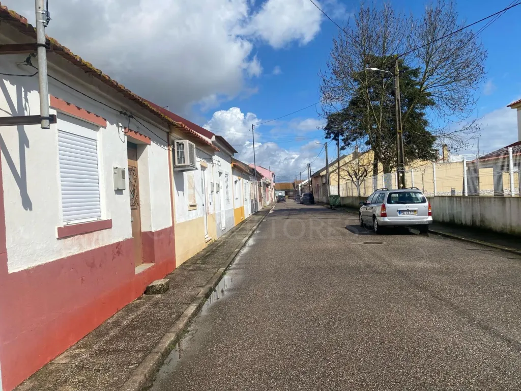 Moradia T2 em Cortiçois