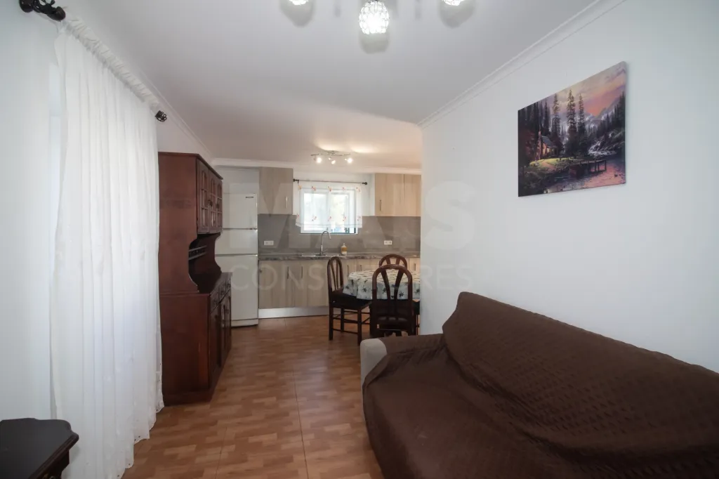 Moradia T2  com Logradouro em Cabanas de Chão