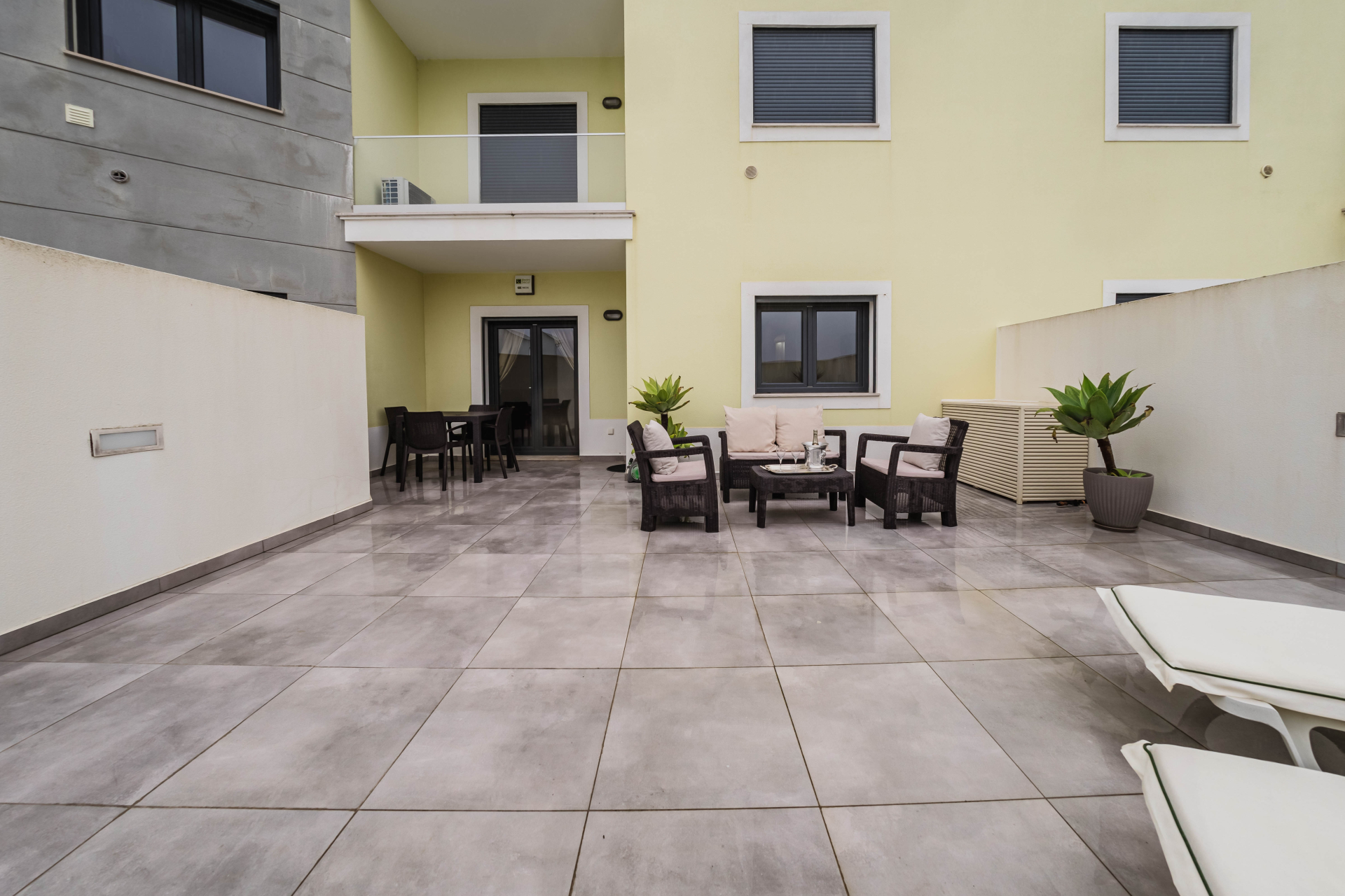 Apartamento recente com piscina e excelente exposição solar junto à praia do Baleal