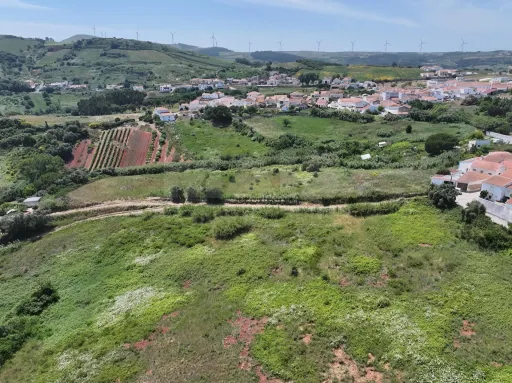 Terreno p/ Construção c/ 2.299m2 & Proj. Aprovado p/ Moradia T3 Térrea!