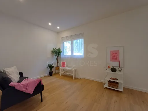 Unique Opportunity - Renovated T2 in Praça São João Batista