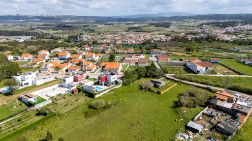 Terreno com 3200m2 e projeto aprovado para moradia térrea