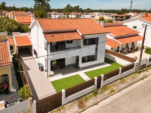Moradia Isolada T3 com Jardim Privativo na Aroeira – Viva entre o Pinhal e o Mar