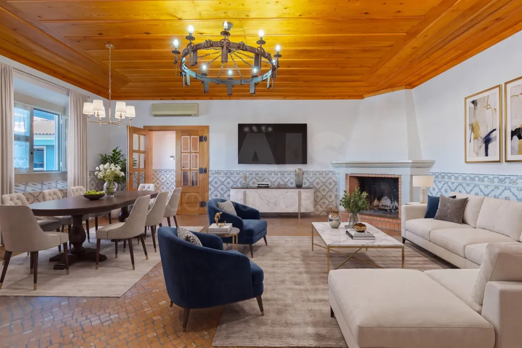 4-Bedroom House with Pool, 3 Garages, and 3,179 m² of Land in Almeirim