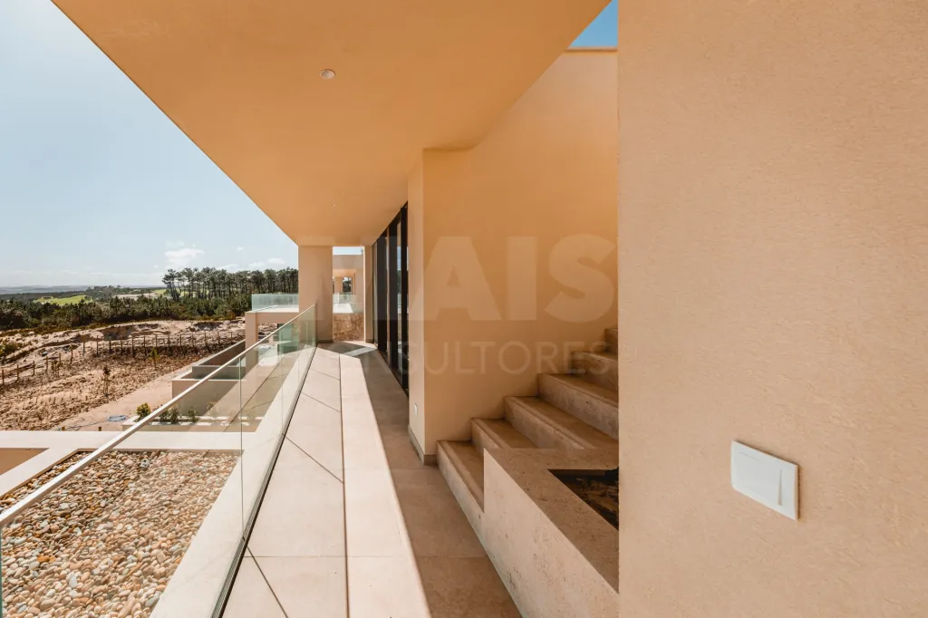 Moradia T5 com Piscina - Vista Golfe e Mar