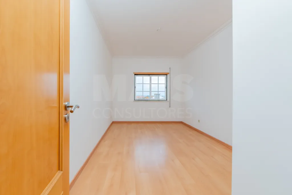 Apartamento T2 em Salvaterra de Magos com elevador, parqueamento e arrecadação