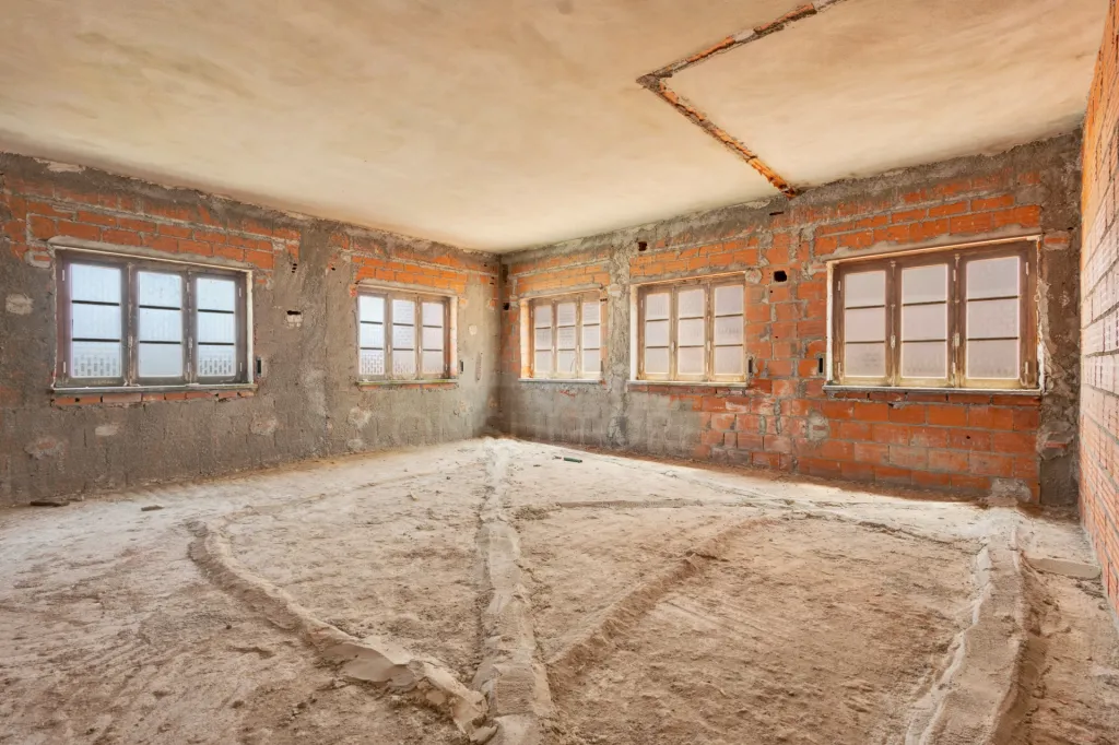 Prédio com projeto aprovado para 8 apartamentos em Peniche