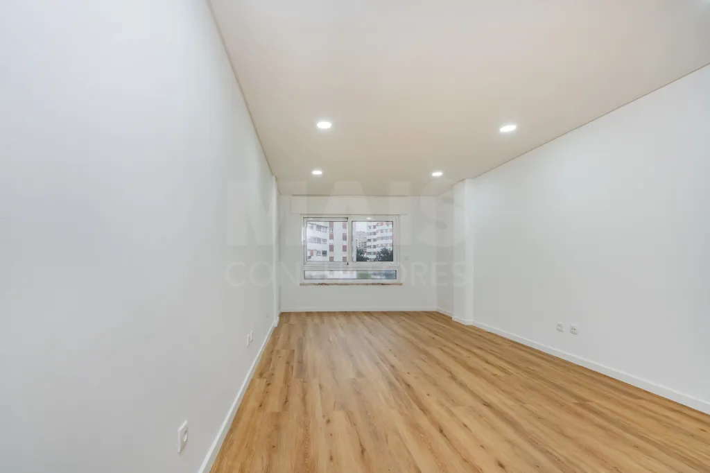 Apartamento T3 totalmente remodelado | lugar de parqueamento, na Quinta da Piedade – Póvoa de Santa Iria