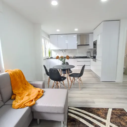 Apartamento T3 Lisboa Benfica Com Logradouro