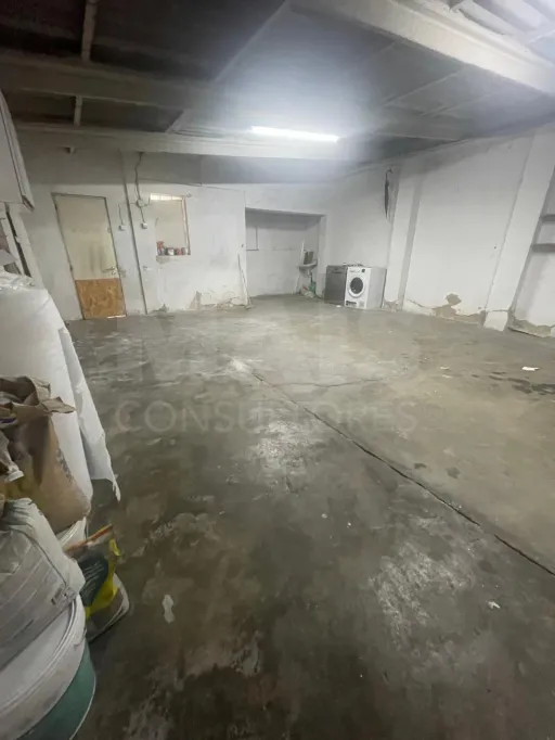 Garagem / armazém  no Centro de Vila Franca de Xira