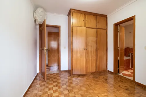 T3 + 1 com Box em Santo António dos Cavaleiros