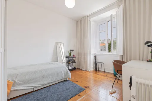 T6 com 130m2 Vista Rio à Rua da Junqueira - Belém