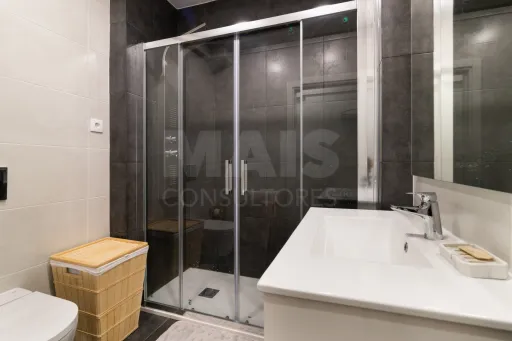 Apartamento T4 nas Torres do Restelo