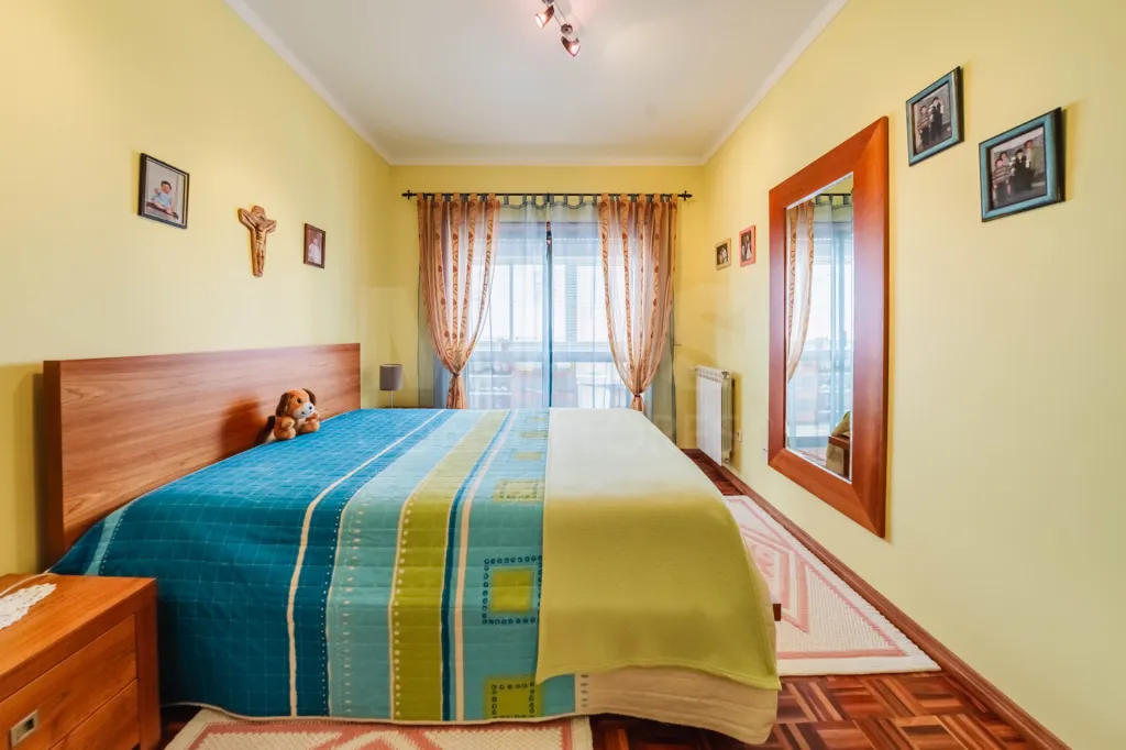 Apartamento T3 na Encosta do Sol — Espaço, Conforto e Excelente Exposição Solar