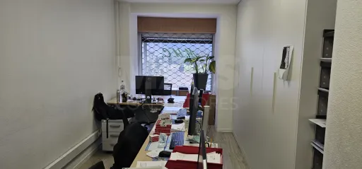 Armazém ou Escritório Serviços em Alfragide com 100m2