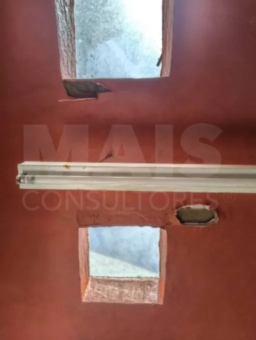Moradia com garagem para reconstrução centro de Sacavém