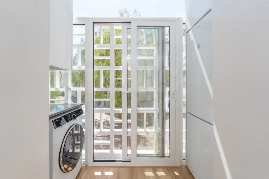 Apartamento T2 Totalmente Remodelado com Varanda no Coração de Alverca | Modernidade, Conforto e Localização de Excelência