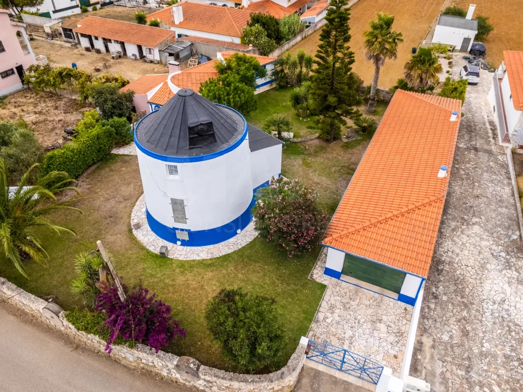 Moinho histórico de 1876 com vistas panorâmicas de 360° sobre o Atlântico, a Lagoa de Óbidos e a paisagem verde do Oeste