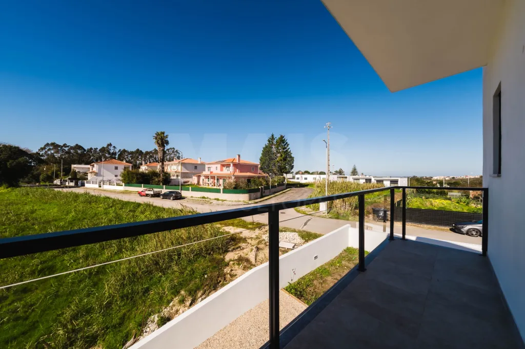 Moradia T3+1 | Piscina | Garagem | Caldas da Rainha