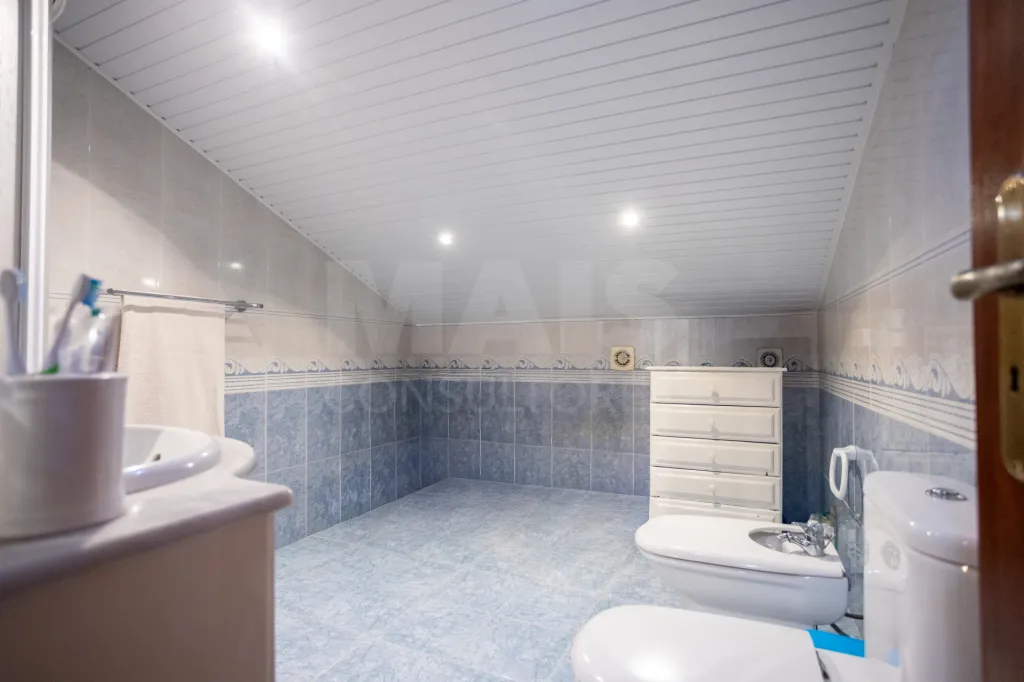 Moradia T3 isolada com Garagem na Branca