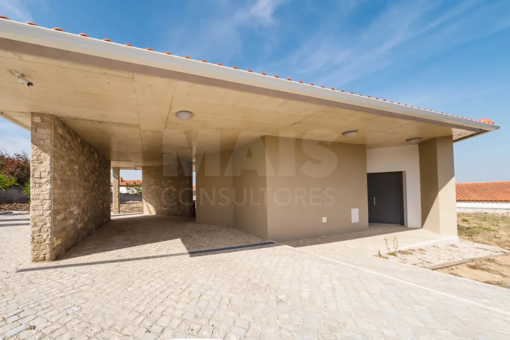 Moradia T3 Moderna, Térrea com Espaço Exterior | Olho Marinho, Óbidos