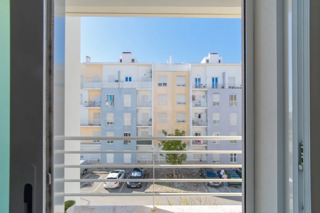 Apartamento T3 com garagem e arrecadação