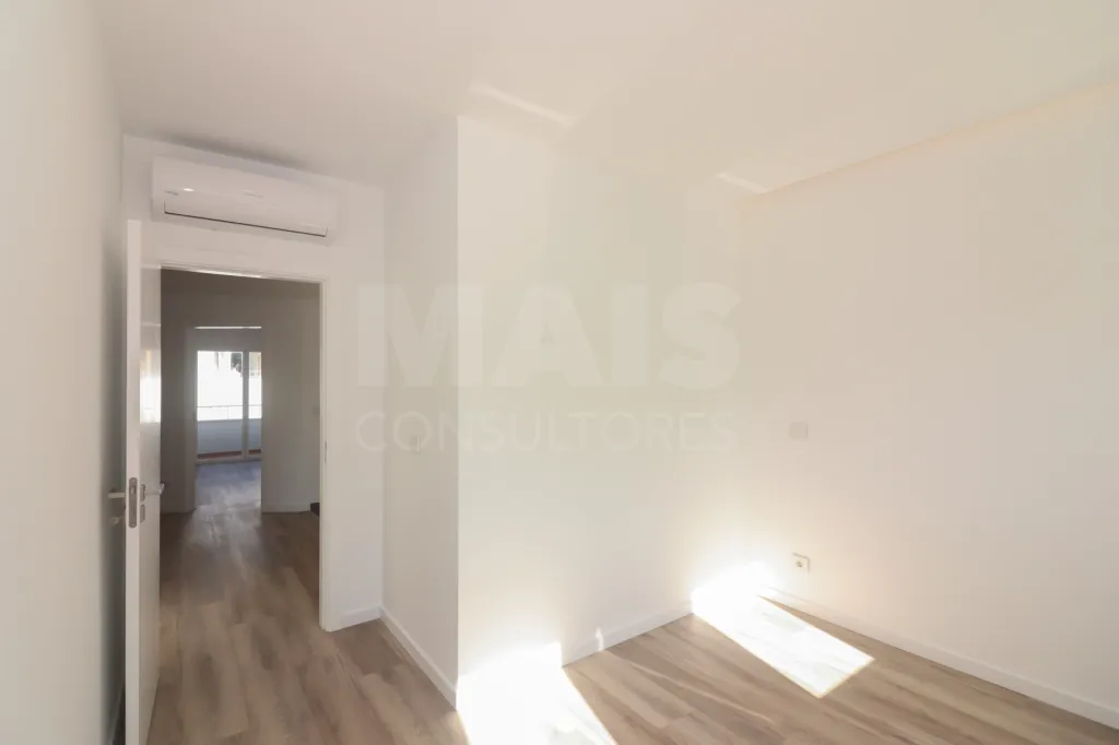 House 4 Bedrooms Juncalinho gated community