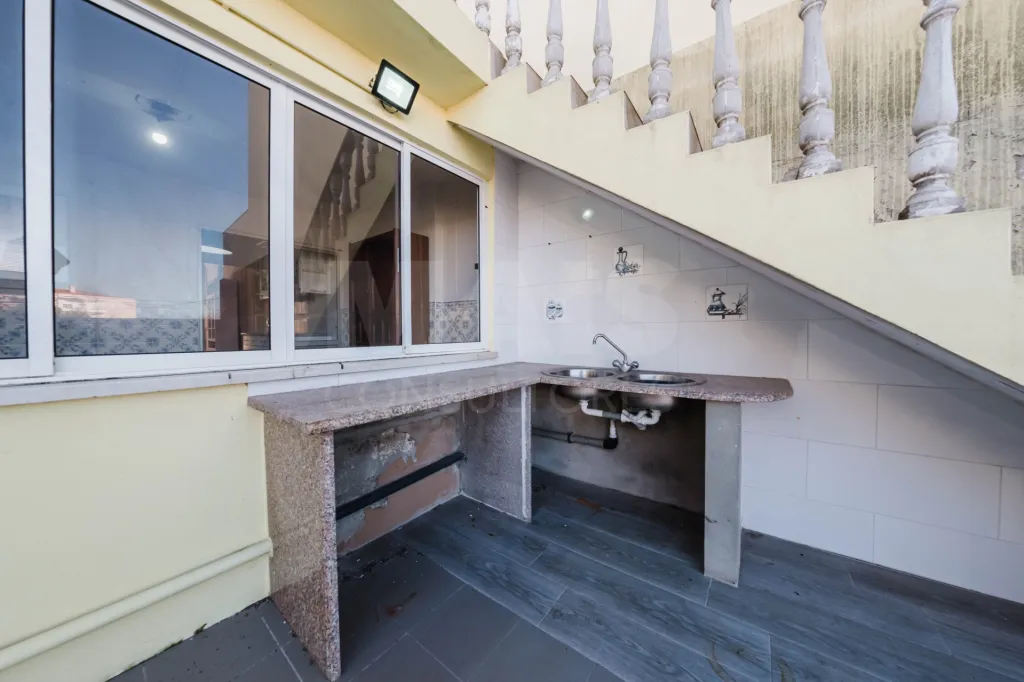 3-bedroom house with a backyard in a quiet neighborhood