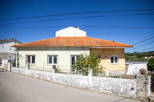 Moradia Térrea T3 com Terreno de 500 m² | Às Portas de Alcobaça