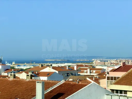 Apartamento T2 localizado em Peniche
